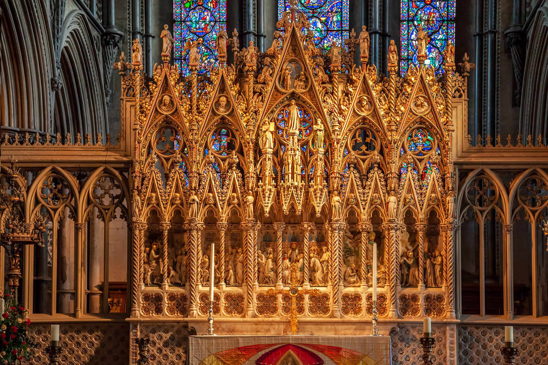 ELY, CAMBRIDGESHIRE/UK - NOVEMBER 22 : Sunlit altar in Ely Cathedral in Ely Cambridgeshire on November 22, 2012